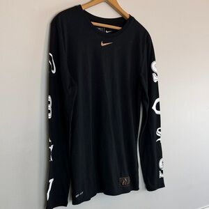 The Nike Tee athletic cut dri-fit men’s small